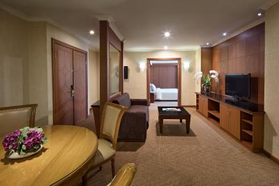 گولدن بوتیک انگکاسا