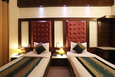 استار پلازا