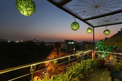 استار پلازا