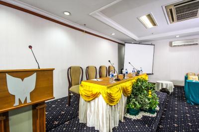 گراند منتنگ