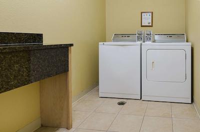 هلید این اکسپرز اند سویتز اُلاد اسود