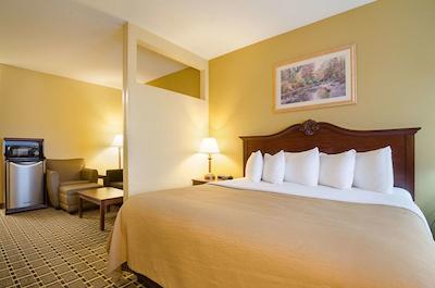 هلید این اکسپرز اند سویتز اُلاد اسود