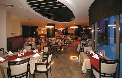 کمودور الیت سویتز اند اسپا