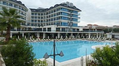 کمودور الیت سویتز اند اسپا