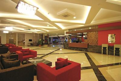 کمودور الیت سویتز اند اسپا