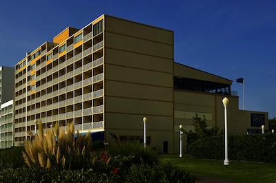 فور پوینتز بای شراتون ویرجینیا بیچ اُسینفرنت