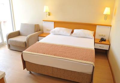 از کلوب هتل