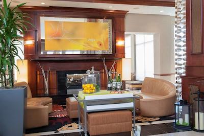 هیلتون گاردن این ایندیاناپلیز اسود/گرینوود