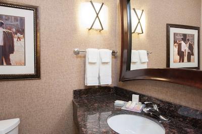 هیلتون گاردن این ایندیاناپلیز اسود/گرینوود