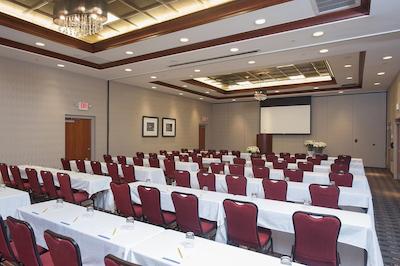 هیلتون گاردن این ایندیاناپلیز اسود/گرینوود