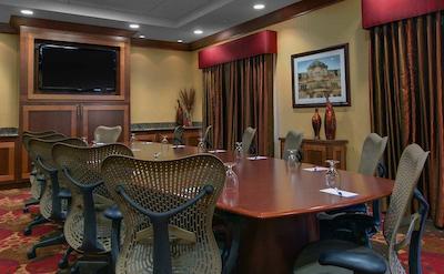 هیلتون گاردن این میلواوکی آیرپرت