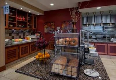 هیلتون گاردن این میلواوکی آیرپرت