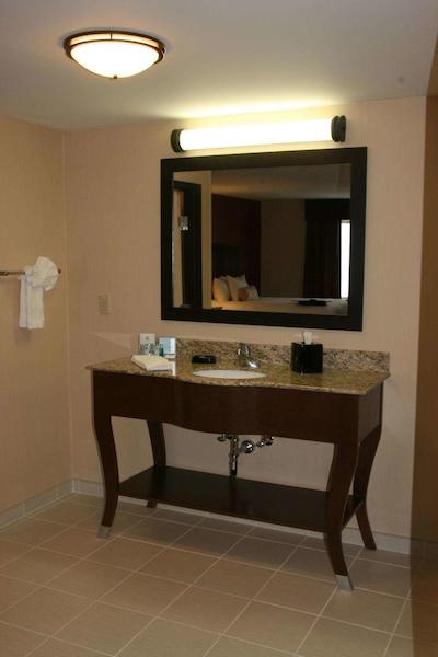 هامپتون این اند سویتز پرو