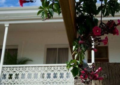 دنیسُن بوتیک