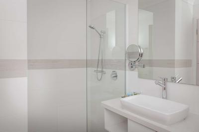 بست وسترن آلبانی متل اند اپارتمنتز