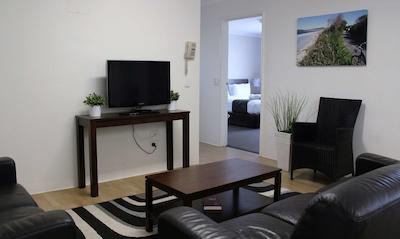 بست وسترن آلبانی متل اند اپارتمنتز