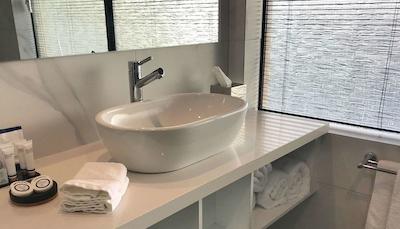 بست وسترن آلبانی متل اند اپارتمنتز