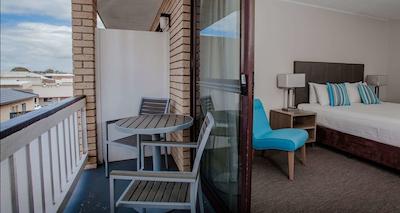 بست وسترن آلبانی متل اند اپارتمنتز