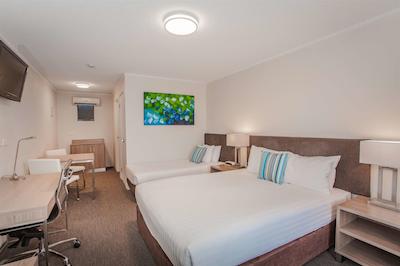 بست وسترن آلبانی متل اند اپارتمنتز