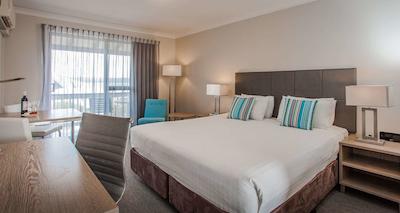 بست وسترن آلبانی متل اند اپارتمنتز