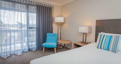 بست وسترن آلبانی متل اند اپارتمنتز