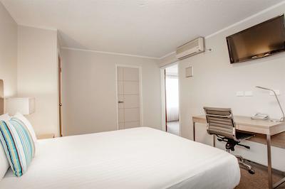 بست وسترن آلبانی متل اند اپارتمنتز