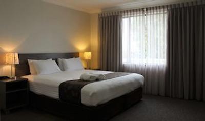 بست وسترن آلبانی متل اند اپارتمنتز