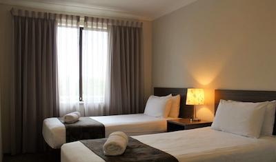 بست وسترن آلبانی متل اند اپارتمنتز