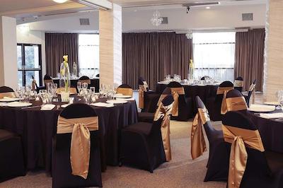 اتورا آلبوری