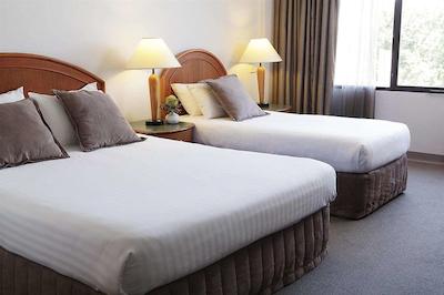 اتورا آلبوری