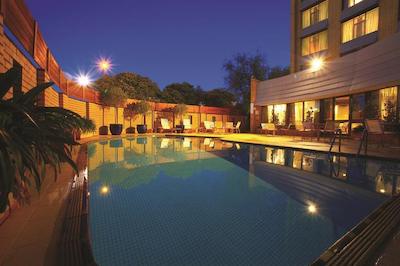 اتورا آلبوری