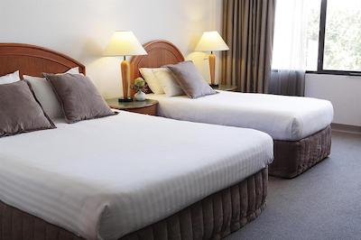 اتورا آلبوری