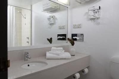 اتورا آلبوری