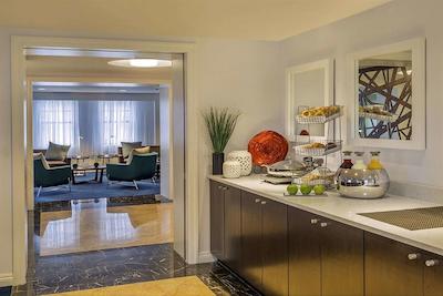 د وارویک هتل ریتنهوس اسکوار