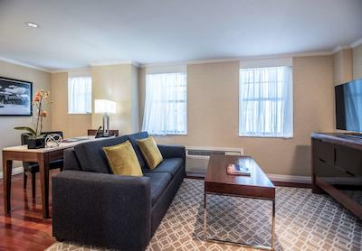 د وارویک هتل ریتنهوس اسکوار