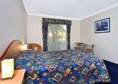 کمفرت این بوسلتون ریور ریزرت