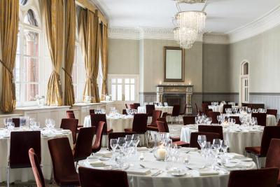 است پانکراز رنیسانس لندن