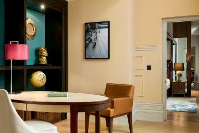 است پانکراز رنیسانس لندن