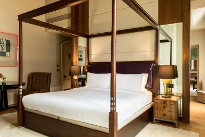 است پانکراز رنیسانس لندن