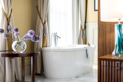 است پانکراز رنیسانس لندن