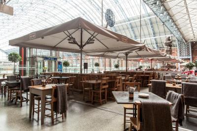 است پانکراز رنیسانس لندن