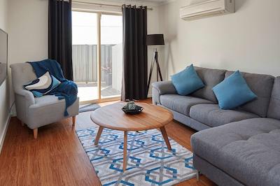 الفین متل اند سرویسد اپارتمنتز