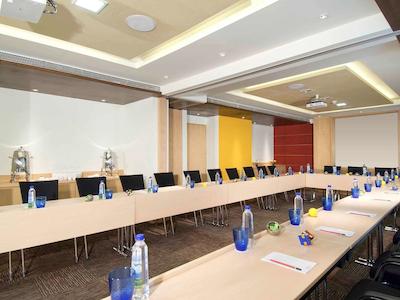 ایبیز پون ویمان ناگار هتل