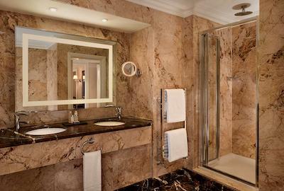 د وستبوری ا لوکسوری کالکشن هتل مفیر-لندن