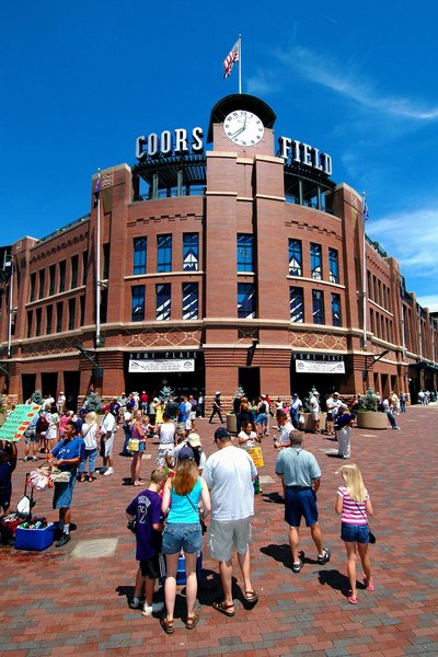 د وستین دنور دونتون