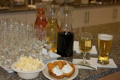 هامپتون این اند سویتز ساراسُتا/برادنتون آیرپرت