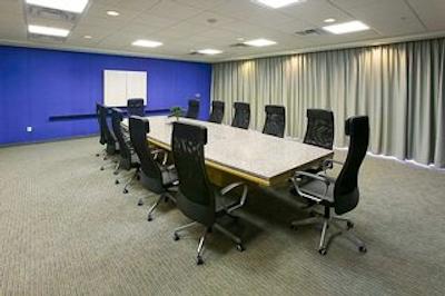 هامپتون این اند سویتز ساراسُتا/برادنتون آیرپرت