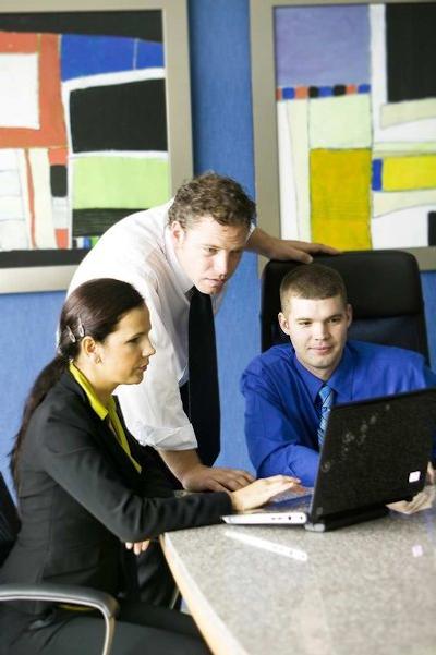 هامپتون این اند سویتز ساراسُتا/برادنتون آیرپرت