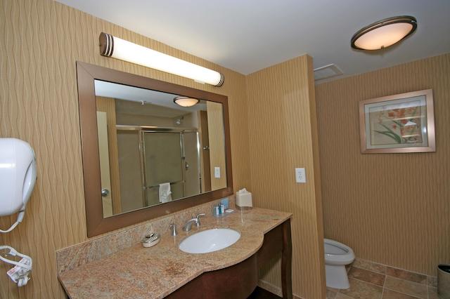 هامپتون این اند سویتز-وینستون-اسالم/ونیورسیتی اریا نک