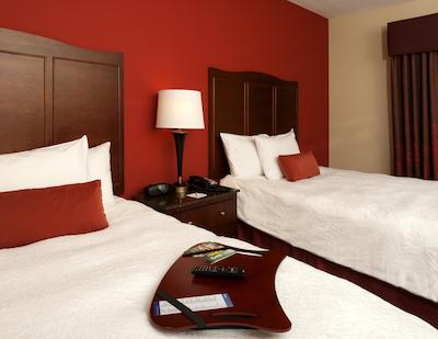 هامپتون این اند سویتز-وینستون-اسالم/ونیورسیتی اریا نک